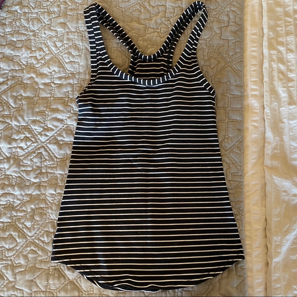 Lululemon top